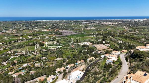 Terreno en avenida del Baix Segura