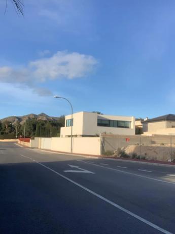 Terreno en avenida la Molineta, 3