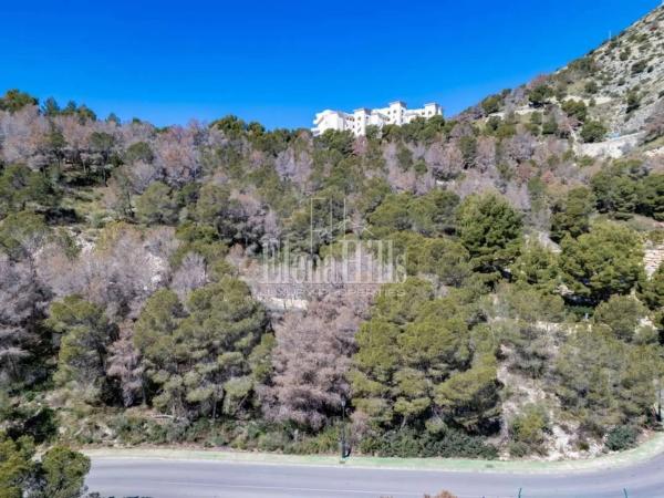 Terreno en calle Principal de la Serra