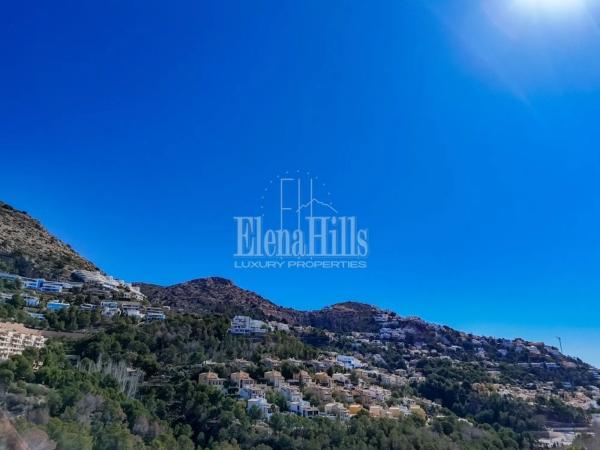 Terreno en calle Principal de la Serra