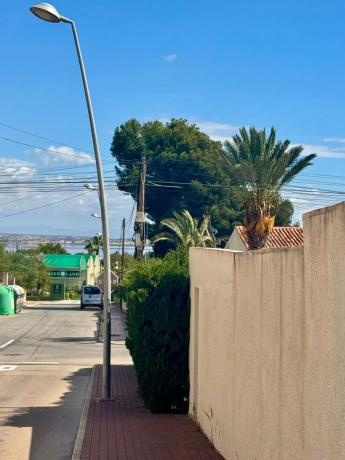 Terreno en calle Ucrania, 34