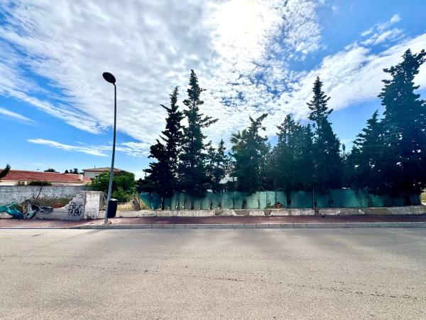 Terreno en calle Ucrania, 34