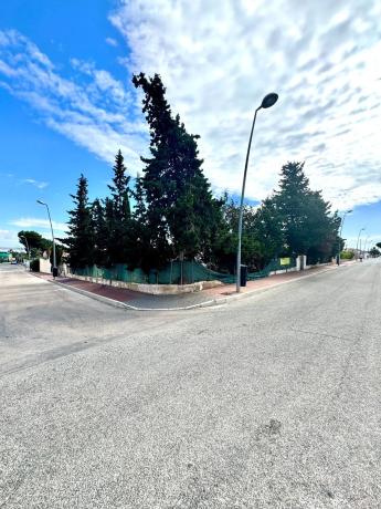 Terreno en calle Ucrania, 34