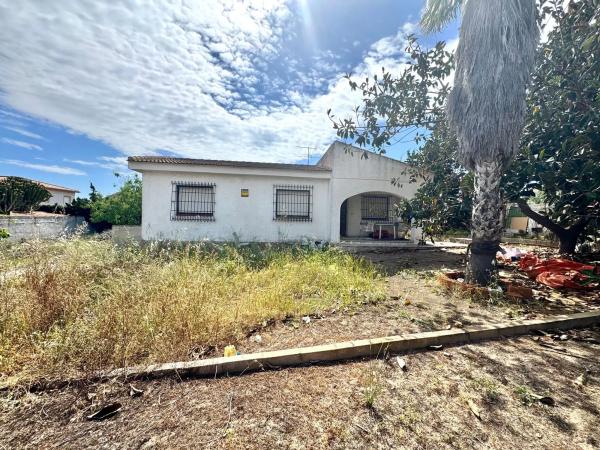 Terreno en calle Ucrania, 34