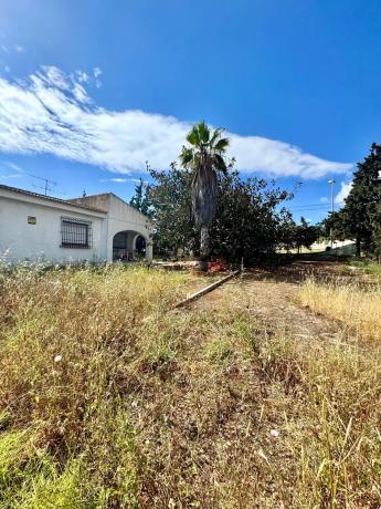 Terreno en calle Ucrania, 34