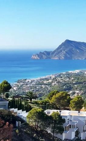 Terreno en calle Alhambra de Granada