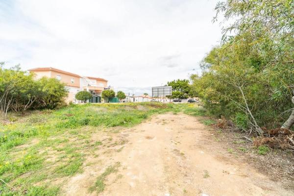 Terreno en calle Raúl Ferrnandez Giménez, 45 a