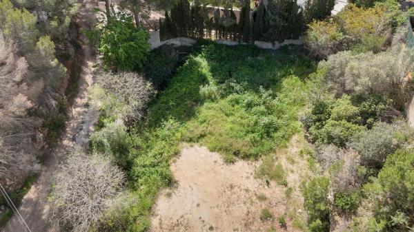 Terreno en calle Penáguila, 28