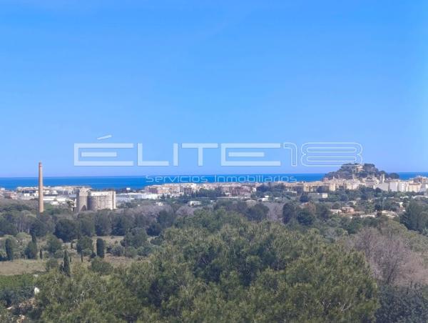 Terreno en calle Maia