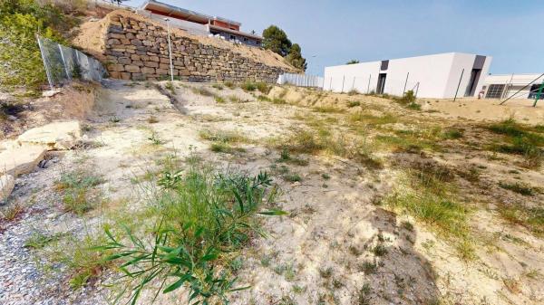 Terreno en calle Clavell, 6