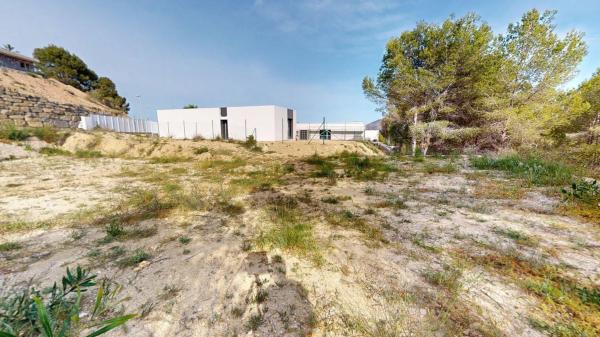 Terreno en calle Clavell, 6