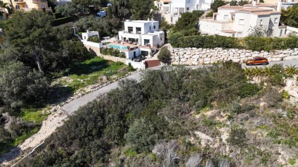 Terreno en calle Begonias, 22