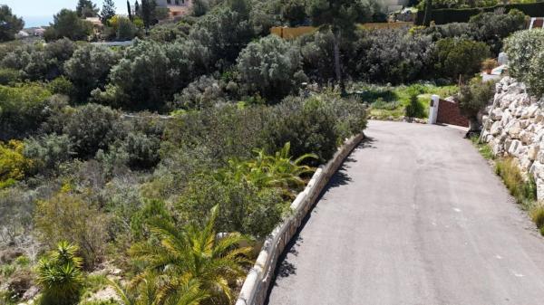 Terreno en calle Begonias, 22