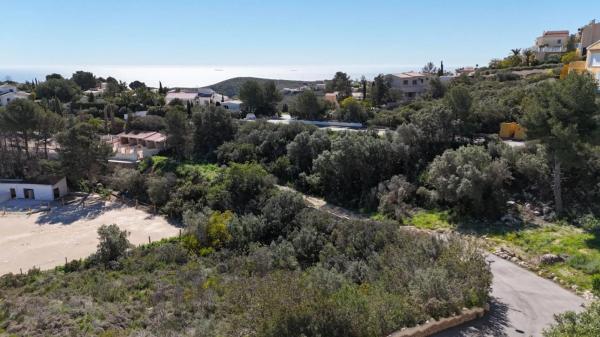 Terreno en calle Begonias, 22