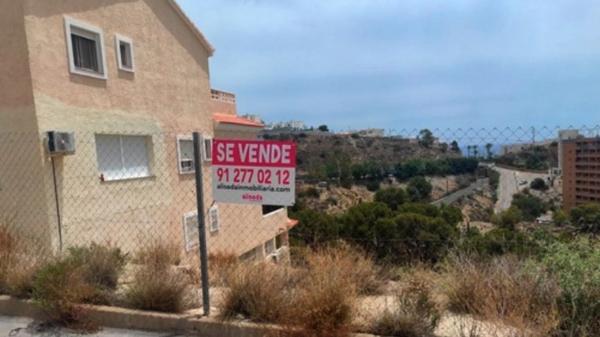 Terreno en avenida País Valencia