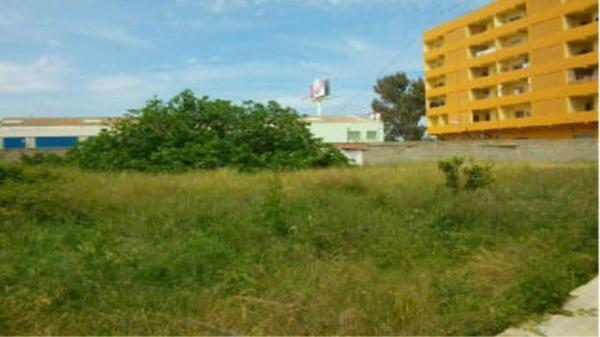 Terreno en calle Isaac Peral