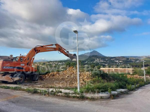 Terreno en calle Rosa Bonheur