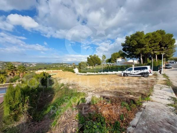 Terreno en calle Rosa Bonheur