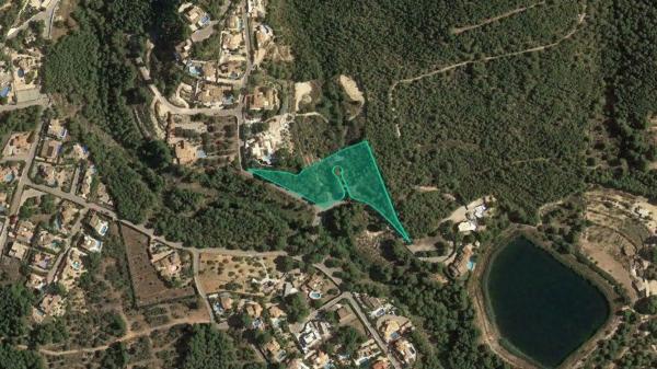 Terreno en calle Roure