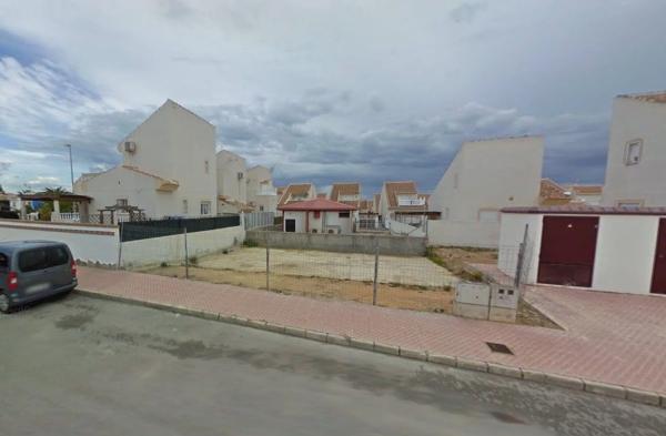 Terreno en calle Virgen del Pilar