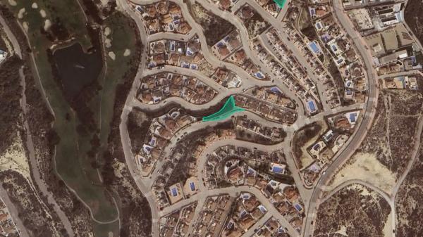 Terreno en calle Sierra del Maestrazgo Nº2