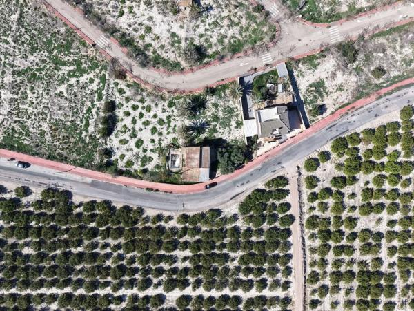 Terreno en camino del Alto del Pino