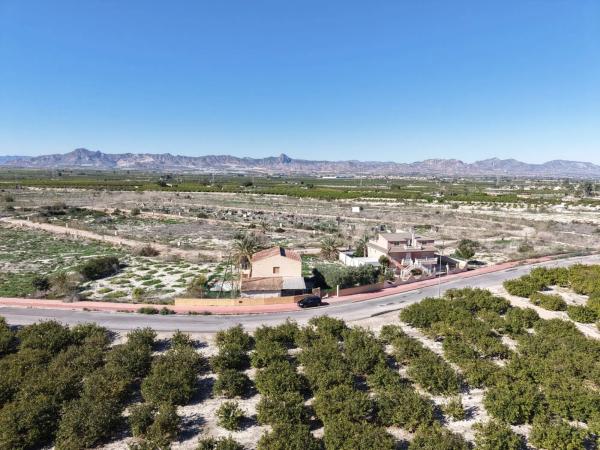 Terreno en camino del Alto del Pino