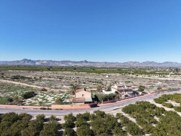 Terreno en camino del Alto del Pino
