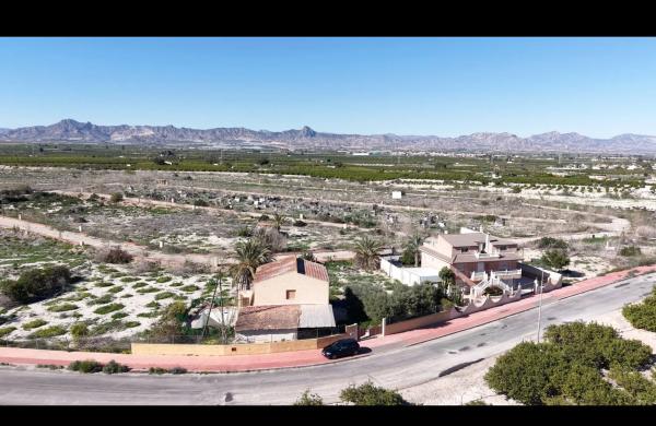 Terreno en camino del Alto del Pino