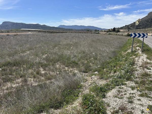 Terreno en Hondón de las Nieves