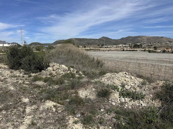 Terreno en Hondón de las Nieves