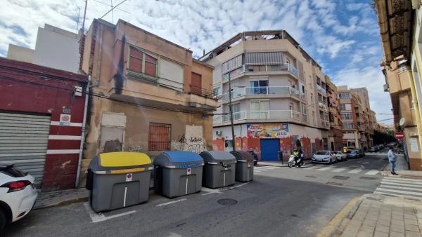 Terreno en calle Canónigo Genestar