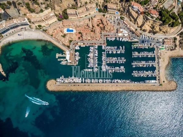 Terreno en calle Principal de la Serra