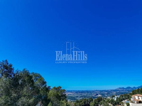 Terreno en calle Principal de la Serra