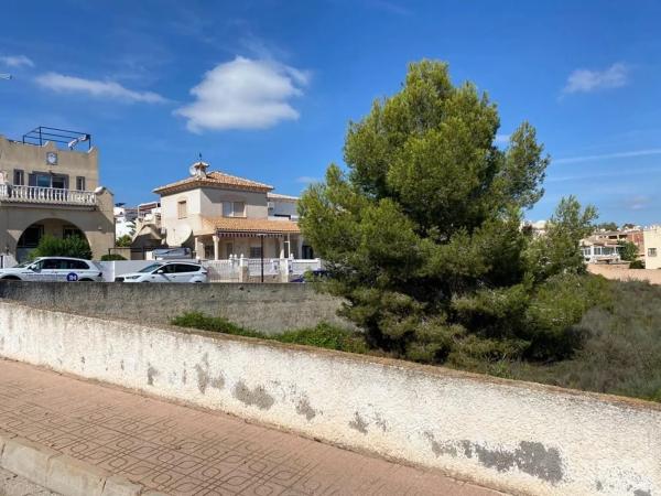 Terreno en calle la Iruela