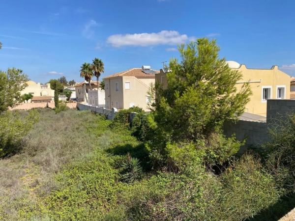 Terreno en calle la Iruela