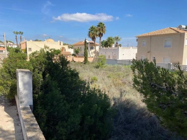 Terreno en calle la Iruela