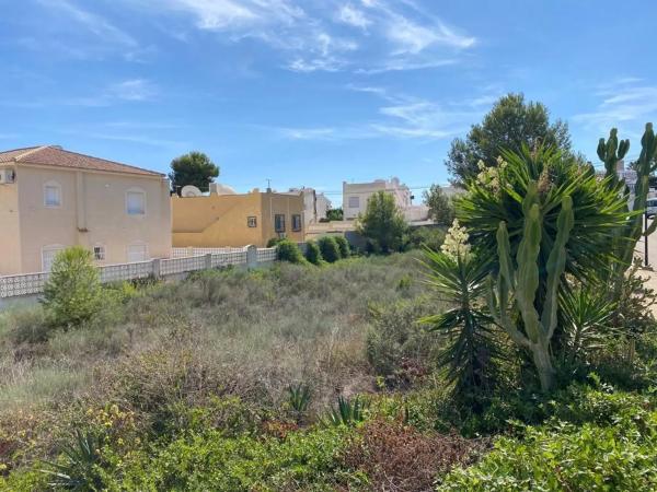 Terreno en calle la Iruela