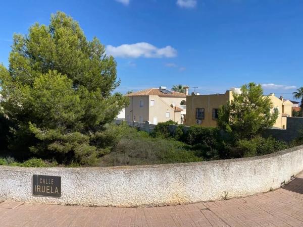 Terreno en calle la Iruela