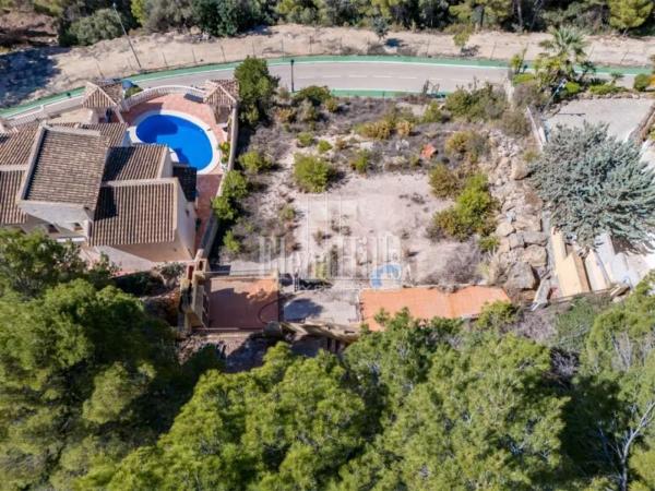 Terreno en calle Italia