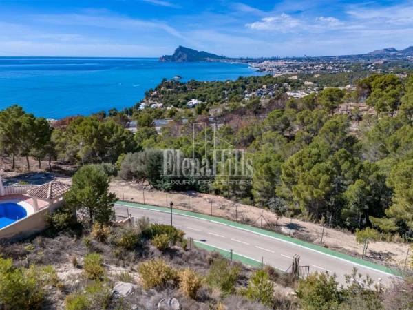 Terreno en calle Italia