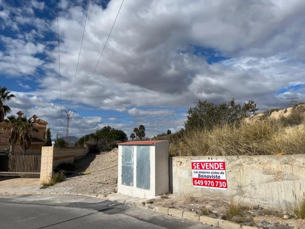 Terreno en calle Pego, 25
