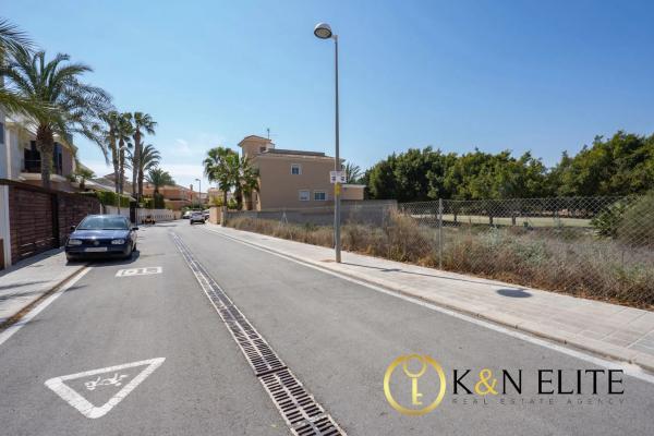 Terreno en calle Enric Valor, 8