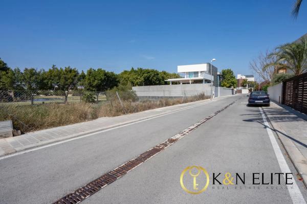 Terreno en calle Enric Valor, 8