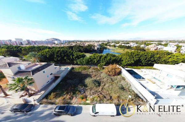 Terreno en calle Enric Valor, 8