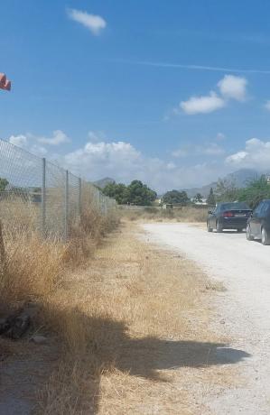Terreno en calle Azorín