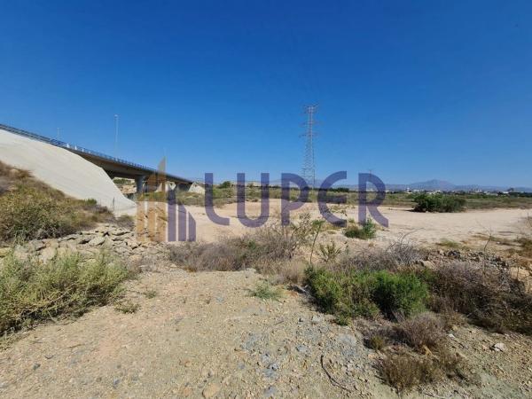 Terreno en Barrio Ciudad de Asís - Font-Calent - El Bacarot