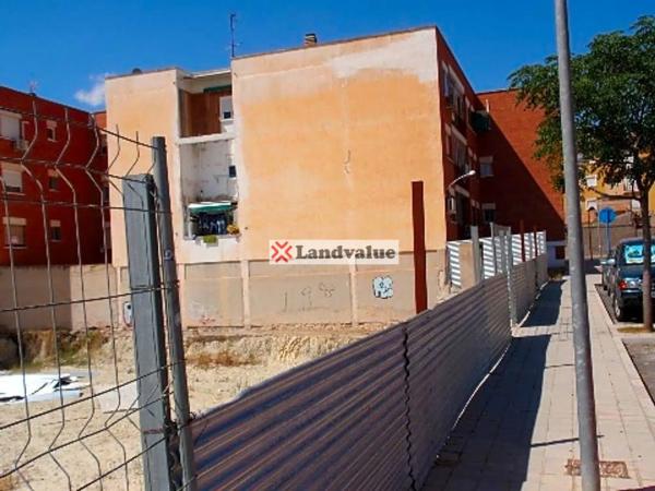 Terreno en calle Flor de Lis s/n