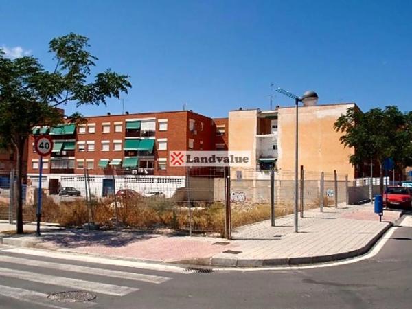 Terreno en calle Flor de Lis s/n