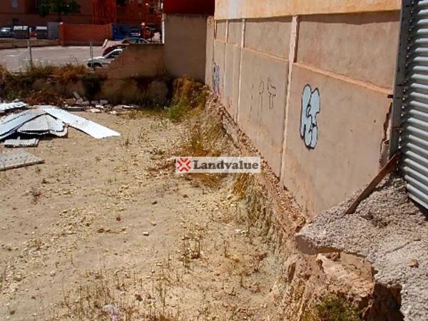 Terreno en calle Flor de Lis s/n